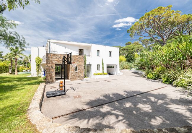 Villa in Mougins - Unique Villa - Contemporary - Swimming pool - Air conditioning Villa in Mougins - Unique Villa - Contemporary - Swimming pool - Air conditioning