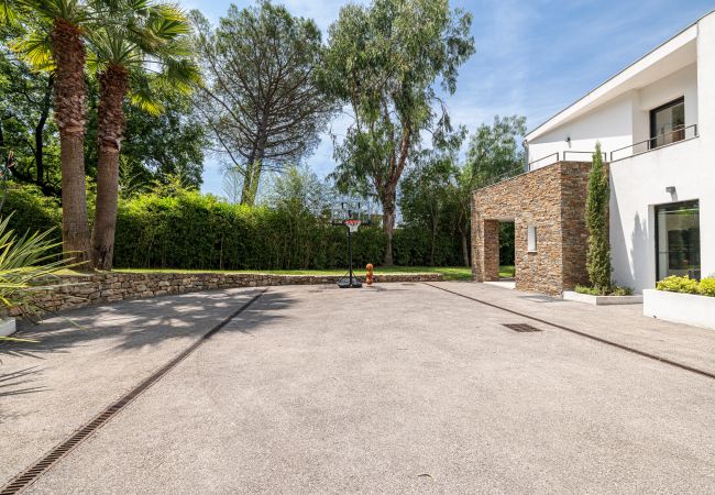 Villa in Mougins - Unique Villa - Contemporary - Swimming pool - Air conditioning Villa in Mougins - Unique Villa - Contemporary - Swimming pool - Air conditioning