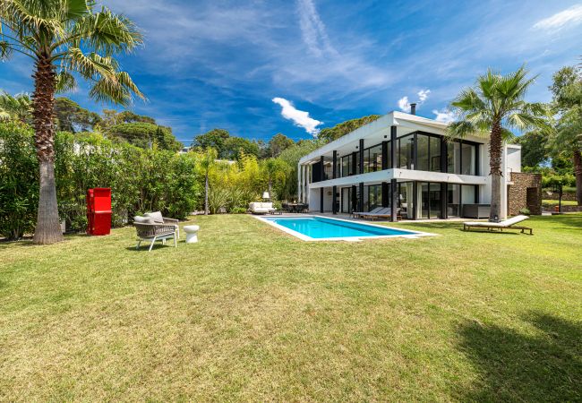 Villa in Mougins - Unique Villa - Contemporary - Swimming pool - Air conditioning Villa in Mougins - Unique Villa - Contemporary - Swimming pool - Air conditioning
