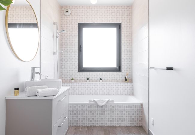 House in Nice - Contemporary villa Crémat - Swimming pool - AC House in Nice - Contemporary villa Crémat - Swimming pool - AC