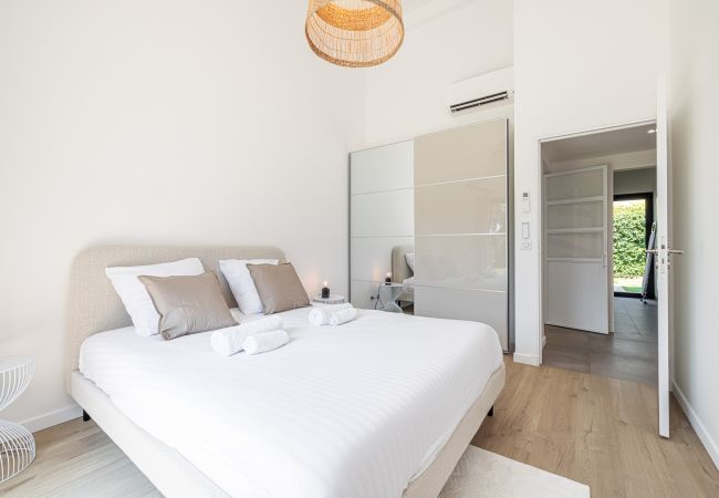 House in Nice - Contemporary villa Crémat - Swimming pool - AC House in Nice - Contemporary villa Crémat - Swimming pool - AC