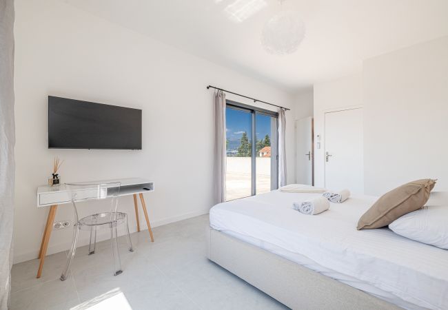 House in Nice - Contemporary villa Crémat - Swimming pool - AC House in Nice - Contemporary villa Crémat - Swimming pool - AC