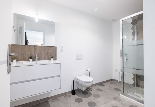 House in Nice - Contemporary villa Crémat - Swimming pool - AC House in Nice - Contemporary villa Crémat - Swimming pool - AC