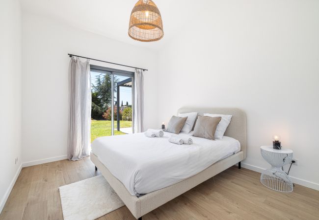 House in Nice - Contemporary villa Crémat - Swimming pool - AC House in Nice - Contemporary villa Crémat - Swimming pool - AC