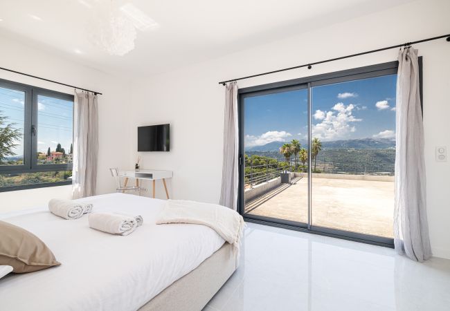 House in Nice - Contemporary villa Crémat - Swimming pool - AC House in Nice - Contemporary villa Crémat - Swimming pool - AC