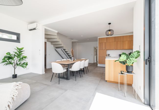 House in Nice - Contemporary villa Crémat - Swimming pool - AC House in Nice - Contemporary villa Crémat - Swimming pool - AC