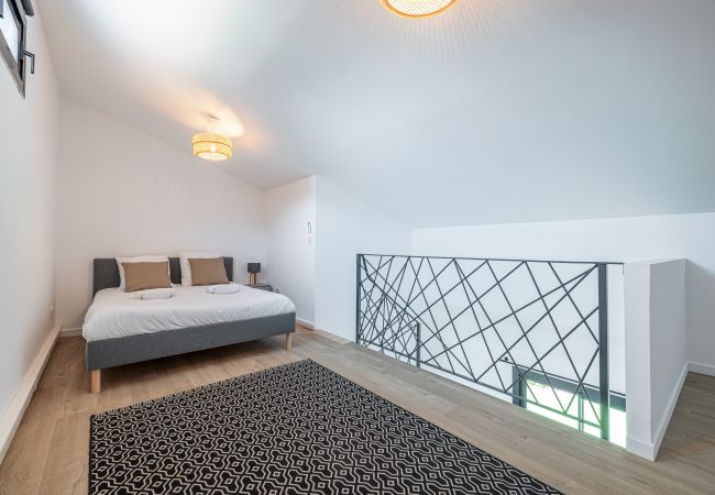 House in Nice - Contemporary villa Crémat - Swimming pool - AC House in Nice - Contemporary villa Crémat - Swimming pool - AC