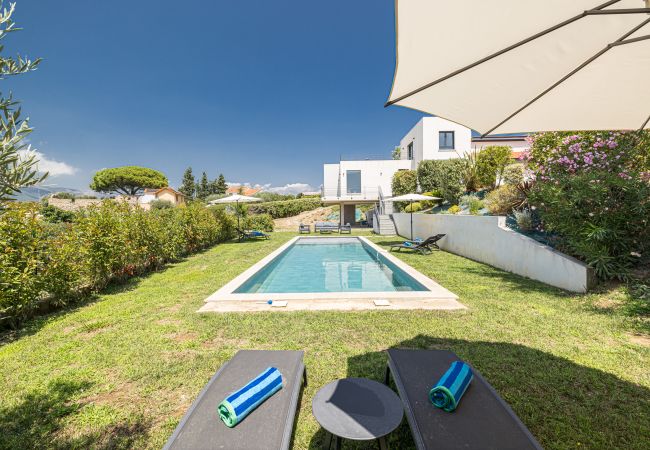 House in Nice - Contemporary villa Crémat - Swimming pool - AC House in Nice - Contemporary villa Crémat - Swimming pool - AC