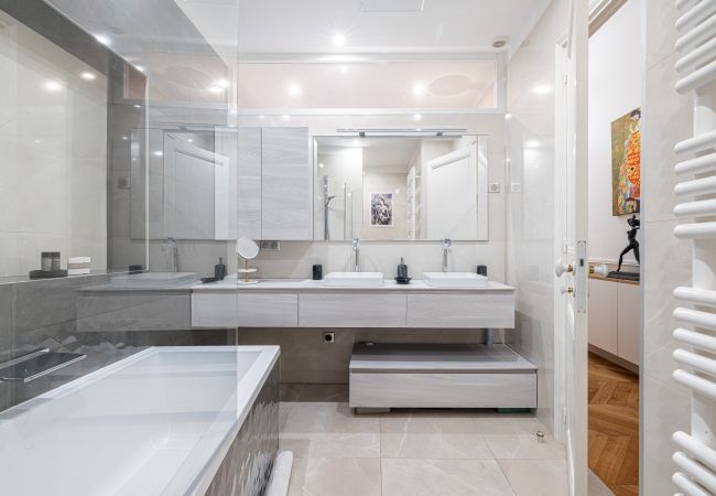 Apartment in Nice - Sublime 140m2 apartment - AC - Near the sea Apartment in Nice - Sublime 140m2 apartment - AC - Near the sea