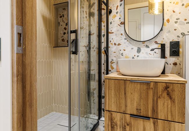 Apartment in Nice - Beautiful 1 bedroom apt - AC - Near train station Apartment in Nice - Beautiful 1 bedroom apt - AC - Near train station