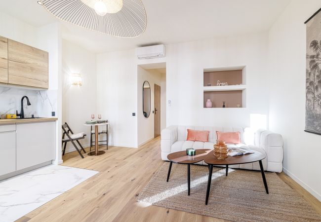 Apartment in Nice - Beautiful 1 bedroom apt - AC - Near train station Apartment in Nice - Beautiful 1 bedroom apt - AC - Near train station