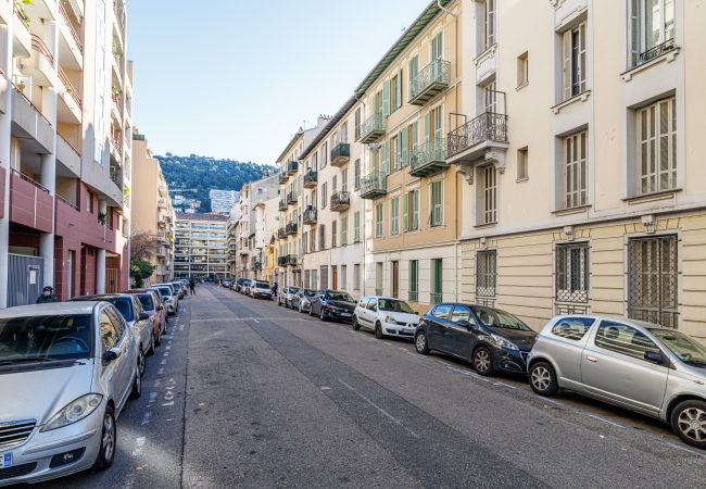 Apartment in Nice - Beautiful 1 bedroom apt - AC - Near train station Apartment in Nice - Beautiful 1 bedroom apt - AC - Near train station