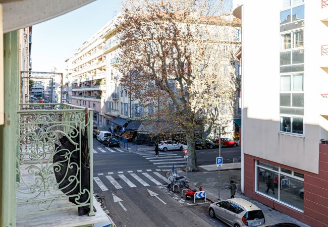 Apartment in Nice - Beautiful 1 bedroom apt - AC - Near train station Apartment in Nice - Beautiful 1 bedroom apt - AC - Near train station