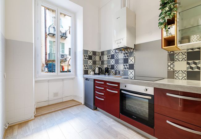 Apartment in Nice - Spacious apartment - Port District - 6 people Apartment in Nice - Spacious apartment - Port District - 6 people