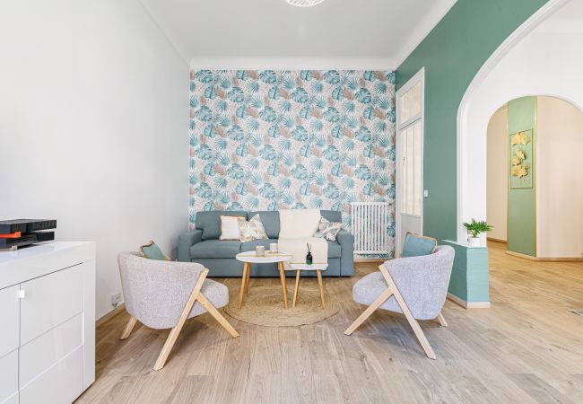 Apartment in Nice - Spacious apartment - Port District - 6 people Apartment in Nice - Spacious apartment - Port District - 6 people