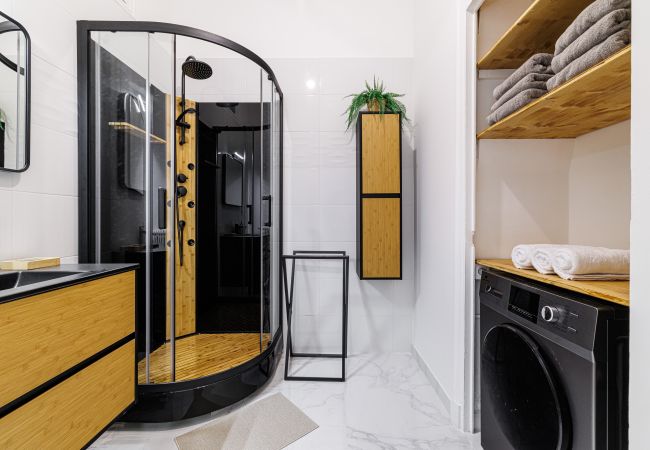 Apartment in Nice - Spacious apartment - Port District - 6 people Apartment in Nice - Spacious apartment - Port District - 6 people