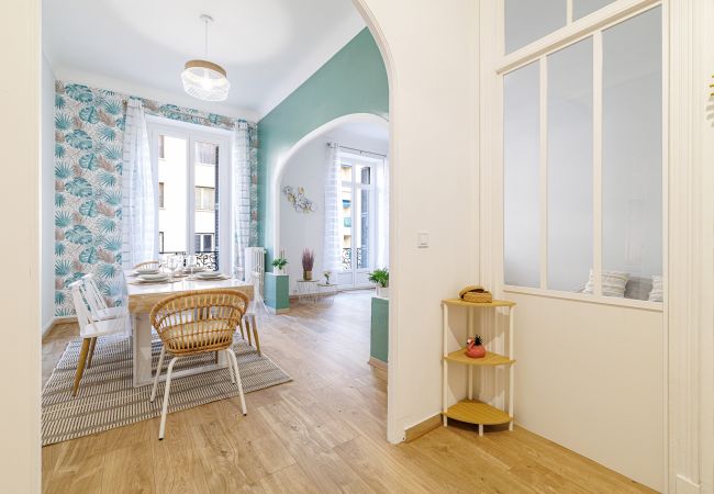 Apartment in Nice - Spacious apartment - Port District - 6 people Apartment in Nice - Spacious apartment - Port District - 6 people