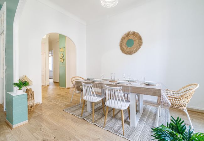 Apartment in Nice - Spacious apartment - Port District - 6 people Apartment in Nice - Spacious apartment - Port District - 6 people