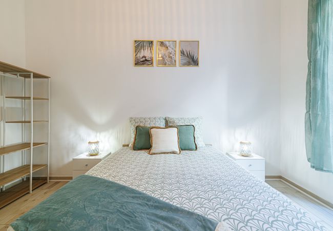 Apartment in Nice - Spacious apartment - Port District - 6 people Apartment in Nice - Spacious apartment - Port District - 6 people