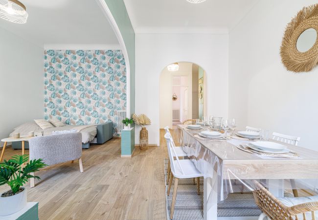 Apartment in Nice - Spacious apartment - Port District - 6 people Apartment in Nice - Spacious apartment - Port District - 6 people