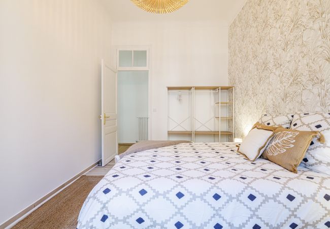 Apartment in Nice - Spacious apartment - Port District - 6 people Apartment in Nice - Spacious apartment - Port District - 6 people
