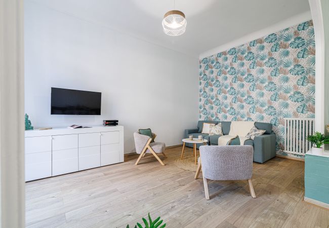 Apartment in Nice - Spacious apartment - Port District - 6 people Apartment in Nice - Spacious apartment - Port District - 6 people