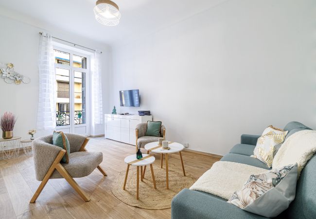 Apartment in Nice - Spacious apartment - Port District - 6 people Apartment in Nice - Spacious apartment - Port District - 6 people