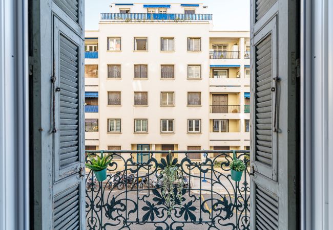 Apartment in Nice - Spacious apartment - Port District - 6 people Apartment in Nice - Spacious apartment - Port District - 6 people