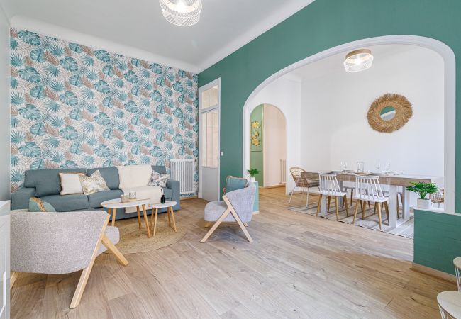 Apartment in Nice - Spacious apartment - Port District - 6 people Apartment in Nice - Spacious apartment - Port District - 6 people
