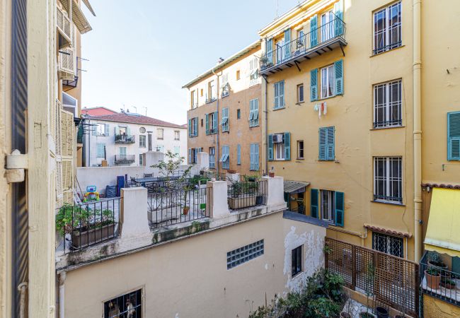 Apartment in Nice - Spacious apartment - Port District - 6 people Apartment in Nice - Spacious apartment - Port District - 6 people