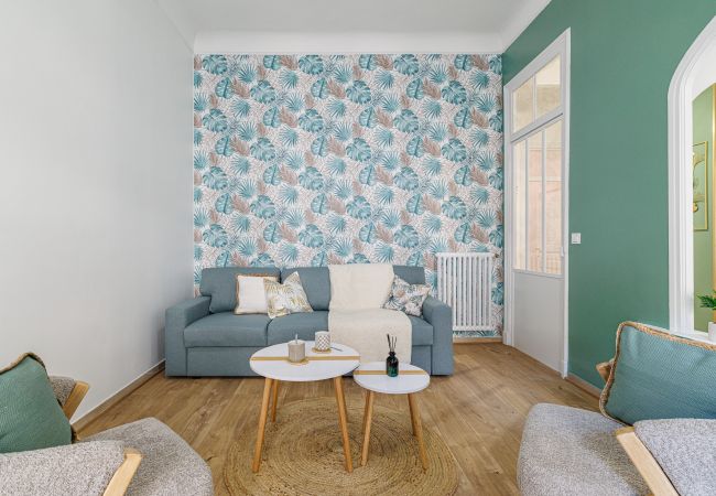 Apartment in Nice - Spacious apartment - Port District - 6 people Apartment in Nice - Spacious apartment - Port District - 6 people