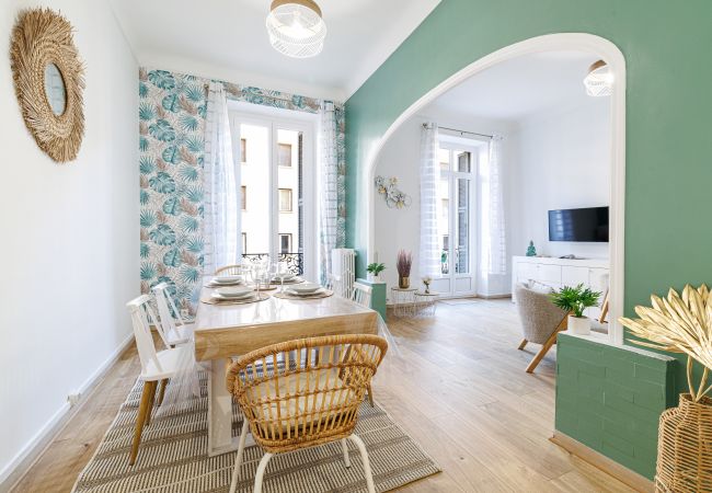 Apartment in Nice - Spacious apartment - Port District - 6 people Apartment in Nice - Spacious apartment - Port District - 6 people