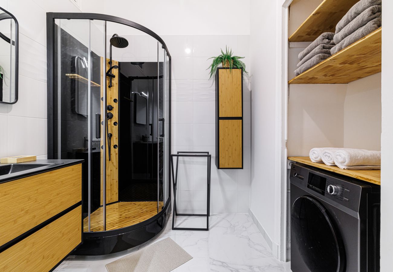Apartment in Nice - Spacious apartment - Port District - 6 people Apartment in Nice - Spacious apartment - Port District - 6 people