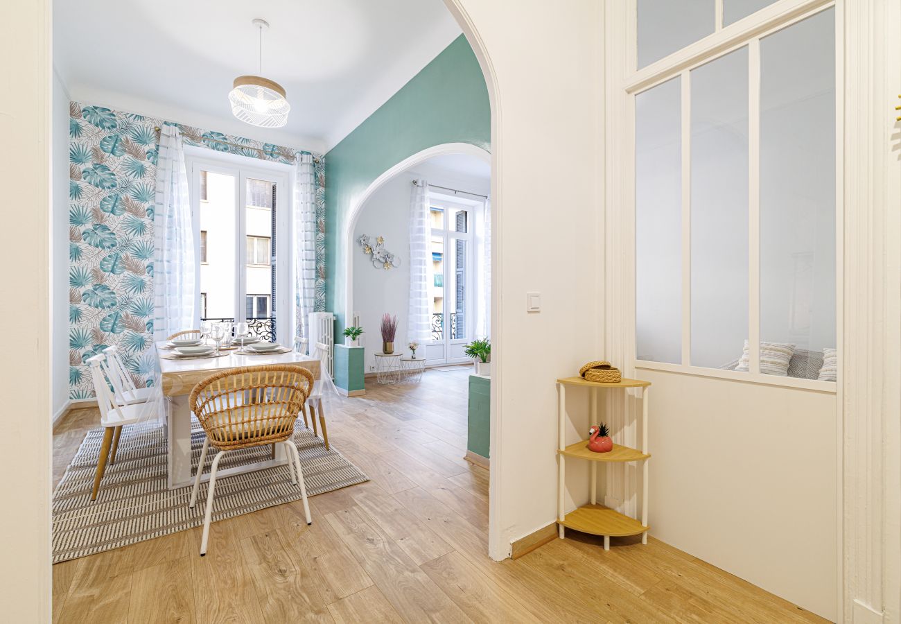 Apartment in Nice - Spacious apartment - Port District - 6 people Apartment in Nice - Spacious apartment - Port District - 6 people