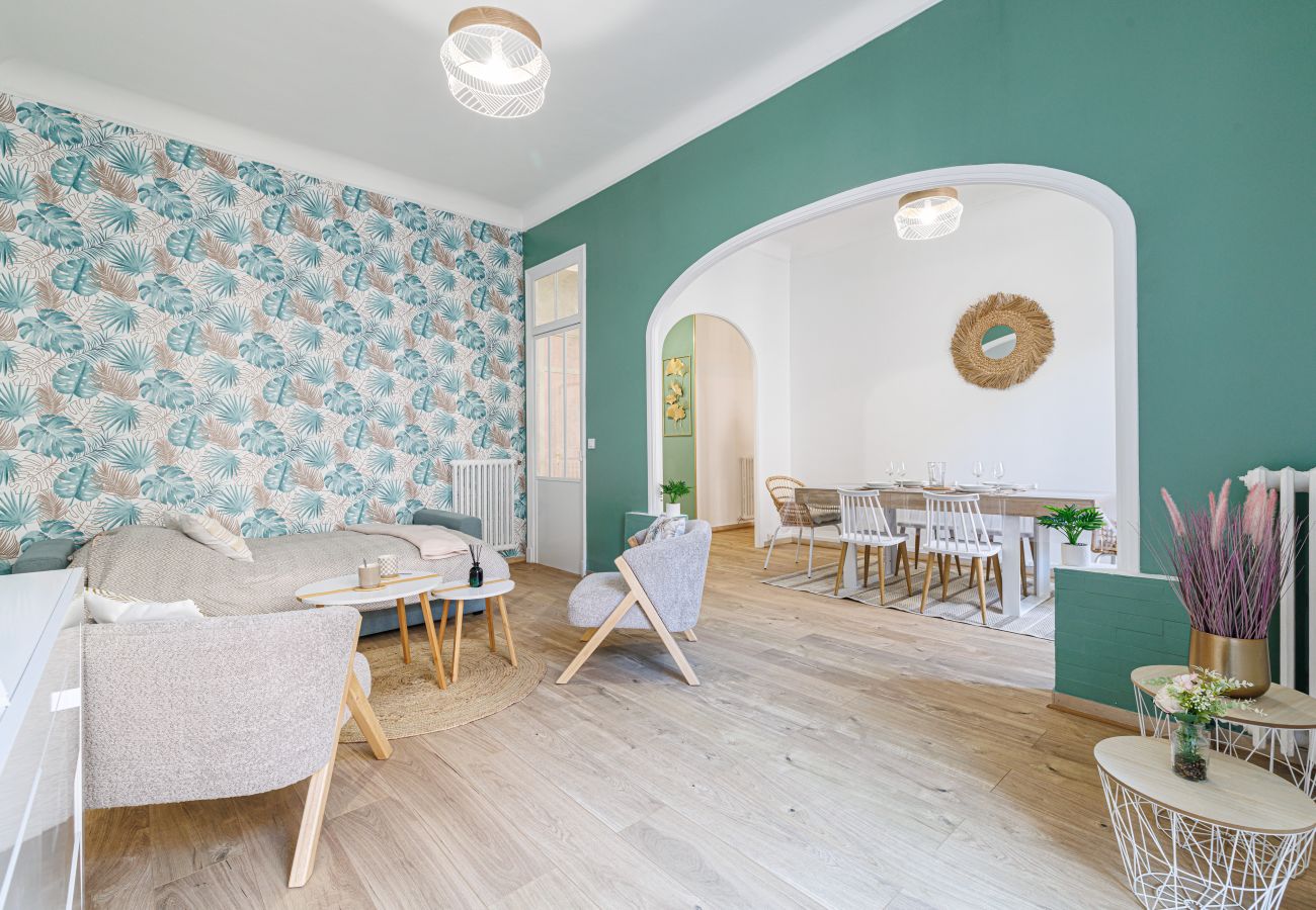 Apartment in Nice - Spacious apartment - Port District - 6 people Apartment in Nice - Spacious apartment - Port District - 6 people
