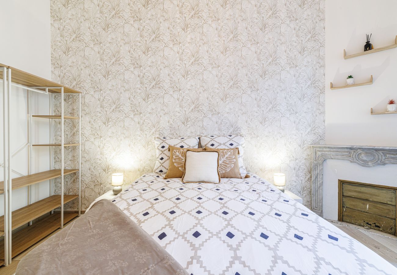 Apartment in Nice - Spacious apartment - Port District - 6 people Apartment in Nice - Spacious apartment - Port District - 6 people