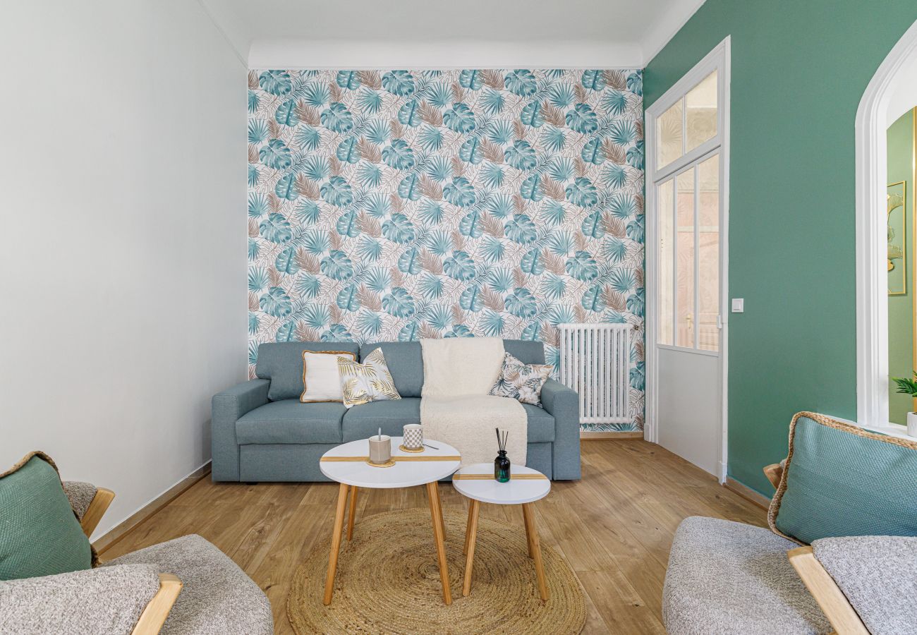 Apartment in Nice - Spacious apartment - Port District - 6 people Apartment in Nice - Spacious apartment - Port District - 6 people