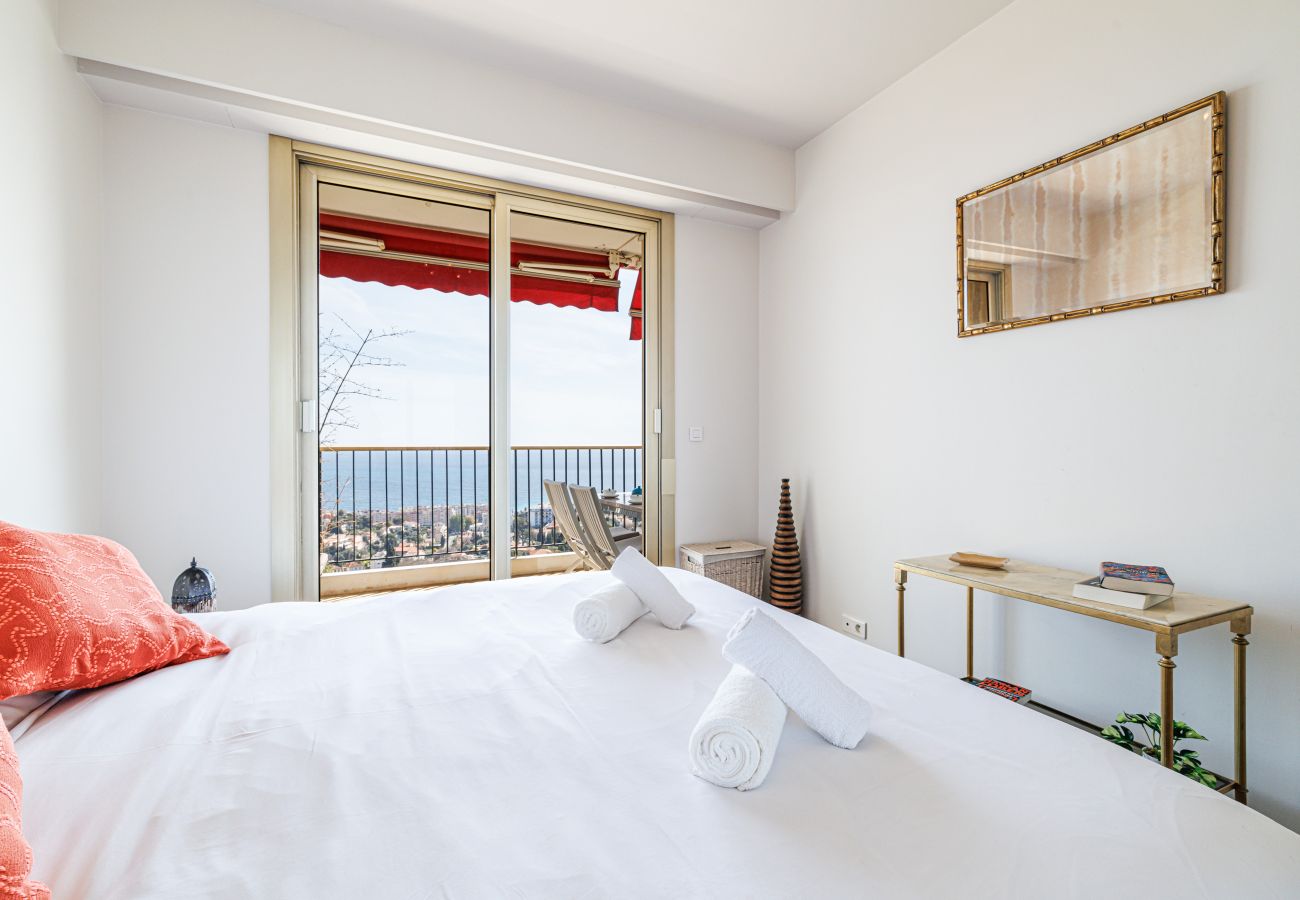 Apartment in Nice - Spacious apt 1 bedroom with terrace - Magnificent clear seaview Apartment in Nice - Spacious apt 1 bedroom with terrace - Magnificent clear seaview