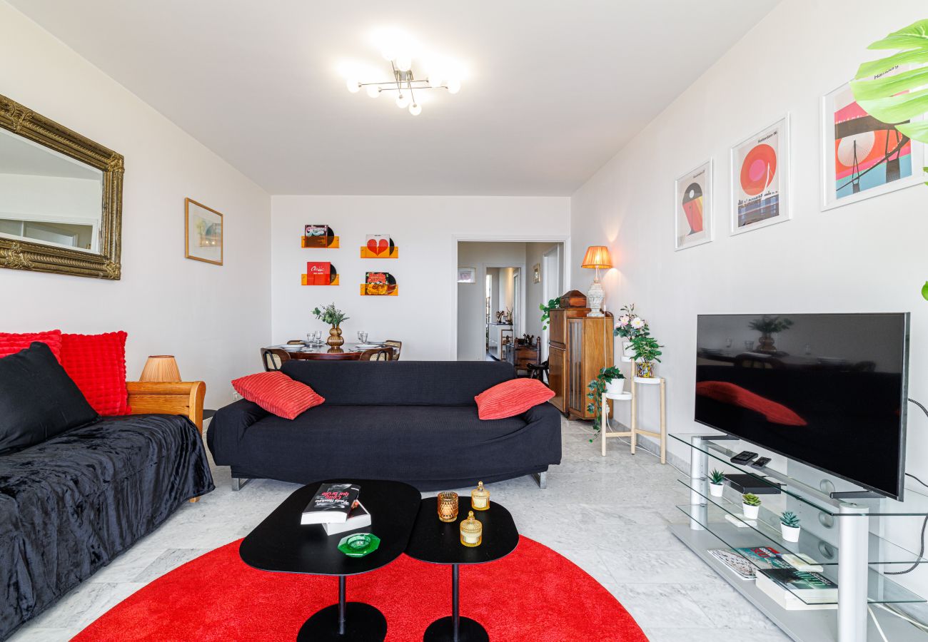 Apartment in Nice - Spacious apt 1 bedroom with terrace - Magnificent clear seaview Apartment in Nice - Spacious apt 1 bedroom with terrace - Magnificent clear seaview