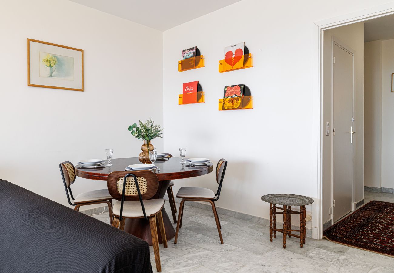 Apartment in Nice - Spacious apt 1 bedroom with terrace - Magnificent clear seaview Apartment in Nice - Spacious apt 1 bedroom with terrace - Magnificent clear seaview