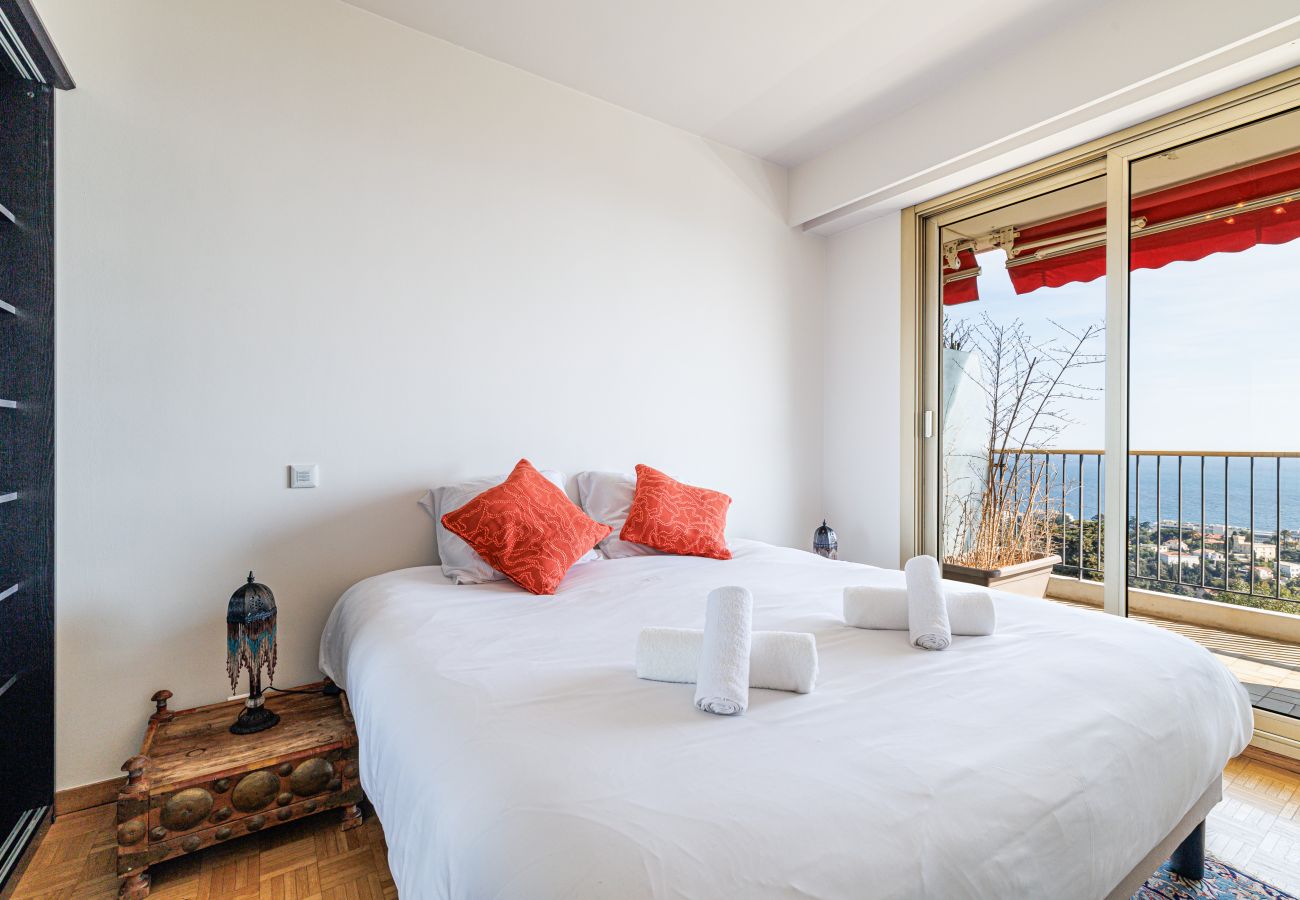 Apartment in Nice - Spacious apt 1 bedroom with terrace - Magnificent clear seaview Apartment in Nice - Spacious apt 1 bedroom with terrace - Magnificent clear seaview