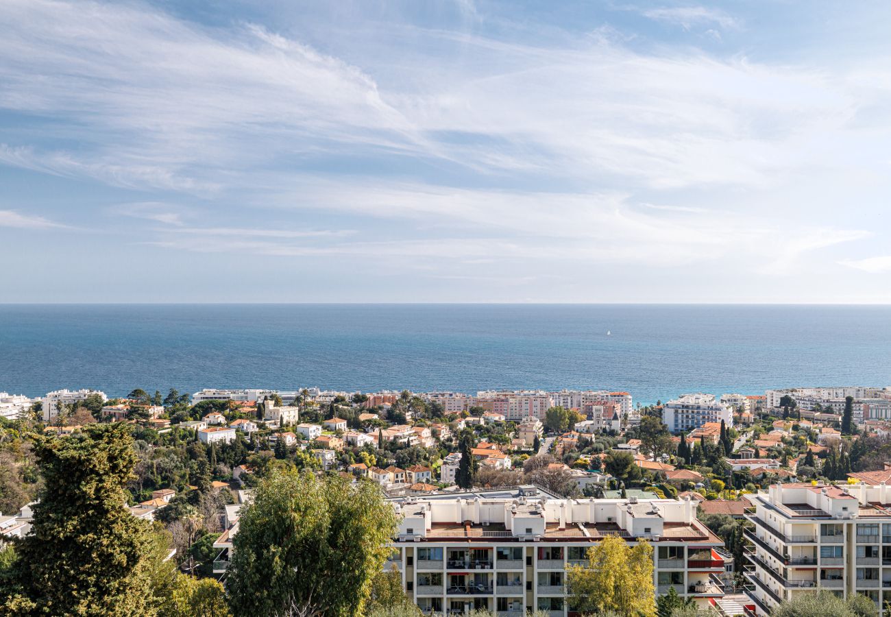 Apartment in Nice - Spacious apt 1 bedroom with terrace - Magnificent clear seaview Apartment in Nice - Spacious apt 1 bedroom with terrace - Magnificent clear seaview