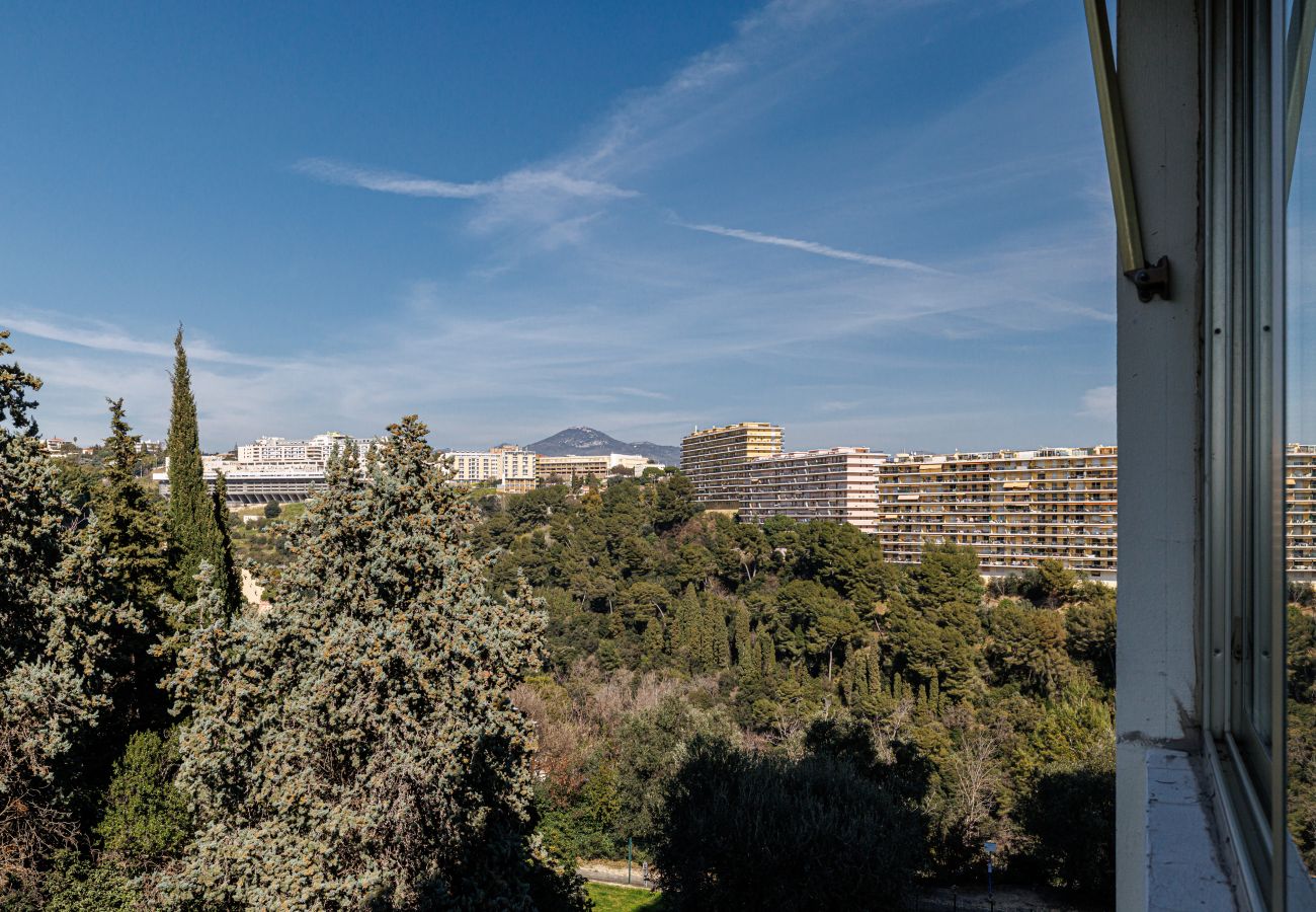 Apartment in Nice - Spacious apt 1 bedroom with terrace - Magnificent clear seaview Apartment in Nice - Spacious apt 1 bedroom with terrace - Magnificent clear seaview