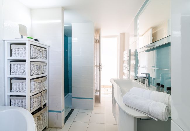 House in Aspremont - Provençal house with swimming pool - Stunning view House in Aspremont - Provençal house with swimming pool - Stunning view