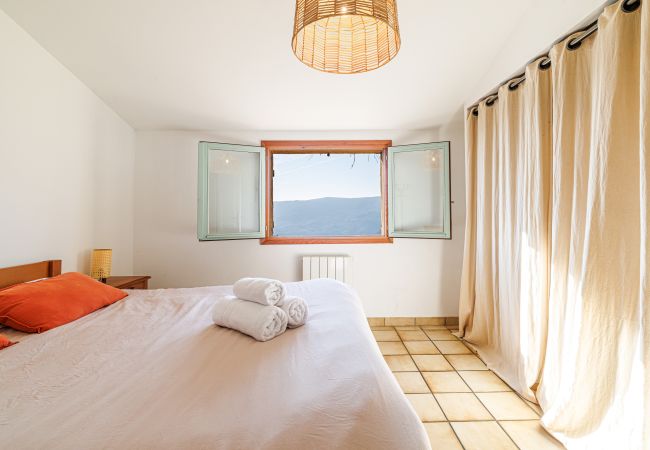 House in Aspremont - Provençal house with swimming pool - Stunning view House in Aspremont - Provençal house with swimming pool - Stunning view