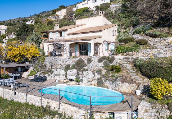 House in Aspremont - Provençal house with swimming pool - Stunning view House in Aspremont - Provençal house with swimming pool - Stunning view