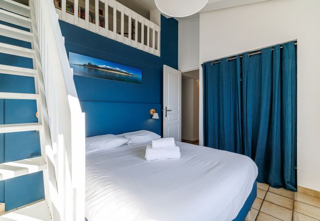 House in Aspremont - Provençal house with swimming pool - Stunning view House in Aspremont - Provençal house with swimming pool - Stunning view