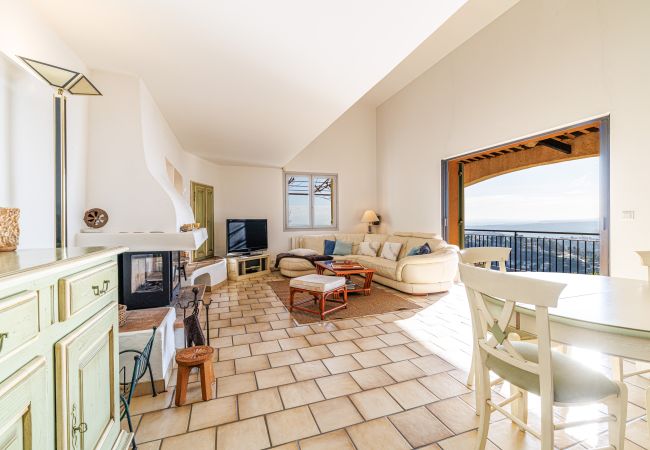 House in Aspremont - Provençal house with swimming pool - Stunning view House in Aspremont - Provençal house with swimming pool - Stunning view