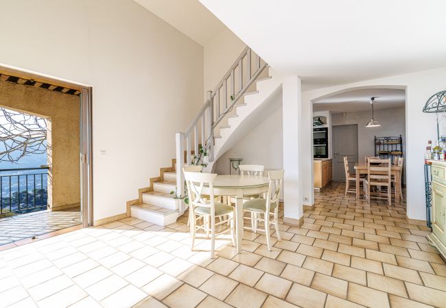 House in Aspremont - Provençal house with swimming pool - Stunning view House in Aspremont - Provençal house with swimming pool - Stunning view