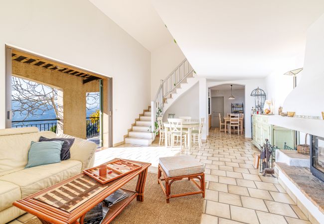 House in Aspremont - Provençal house with swimming pool - Stunning view House in Aspremont - Provençal house with swimming pool - Stunning view